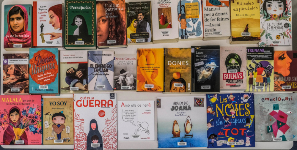 La Biblioteca se suma al 25N i ofereix un recull i recomanacions de llibres relacionats amb el feminisme