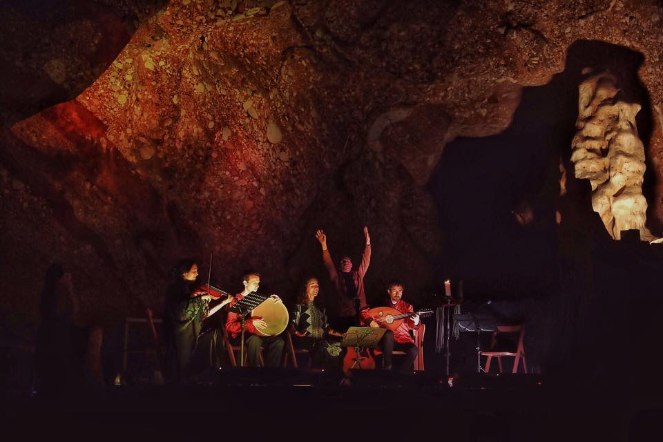 L'actuació d'ahir d'Airun, a les Coves de Montserrat