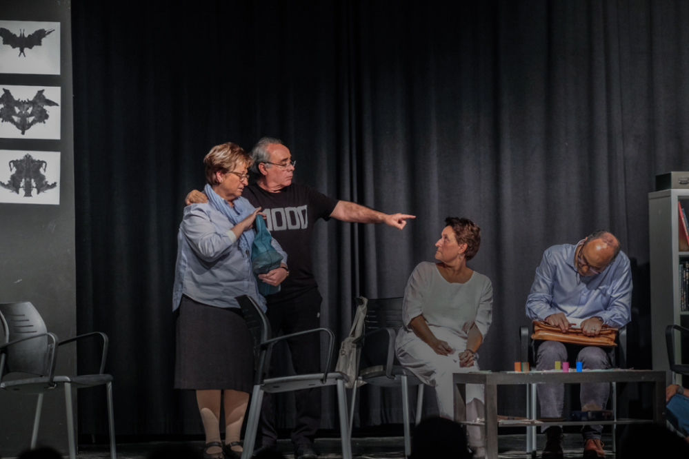L'Associació Teatral La Forja, durant la interpretació d'All-T@rats