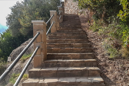 Reobert el camí a les Coves de Montserrat