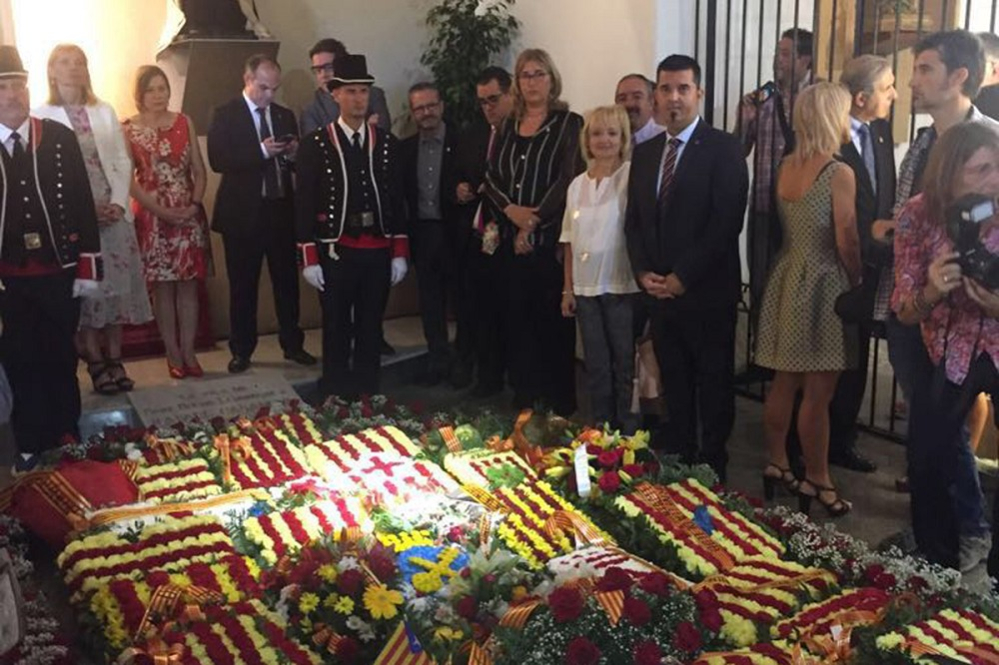 L'Ajuntament de Collbató, a l'ofrena floral a Rafael de Casanova