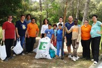 Participants al Clean Up Day collbatoní