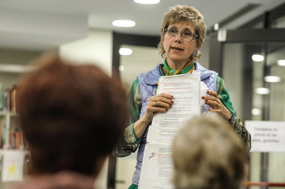 Núria Esponellà, explicant els processos creatius