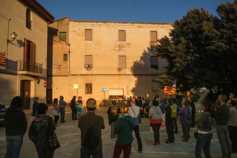 Concentració a Collbató contra la inhabilitació del president de la Generalitat