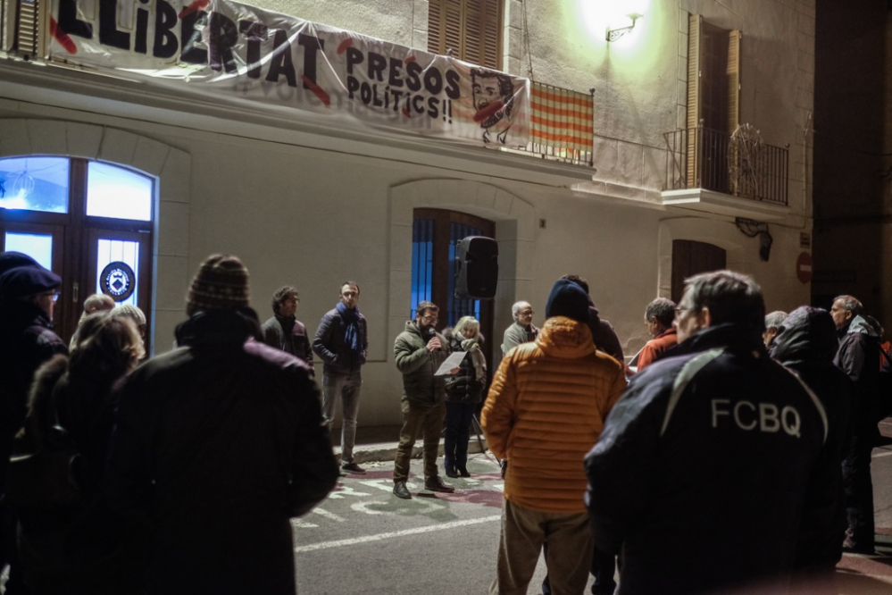 Concentració davant l'Ajuntament de Collbató