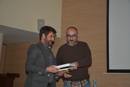Entrega de llibres sobre La Garriga