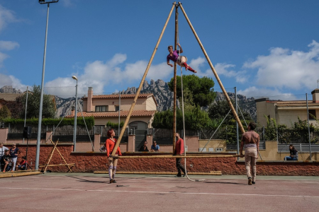 Actuació del Circ Bover a Can Dalmases