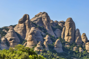 Sobre el nostre patrimoni onomàstic. Petit recorregut per la toponímia montserratina.