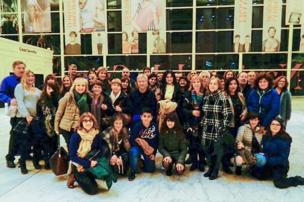 78 collbatonins, alTeatre Nacional de Catalunya per veure "Frankenstein"