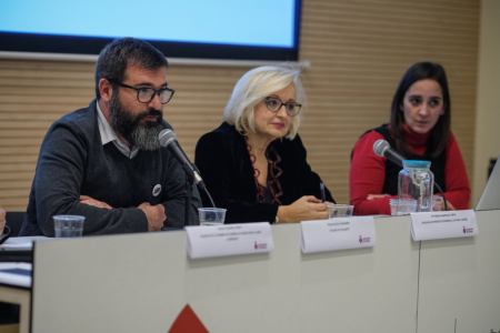 L'alcalde, la regidora de Promoció Econòmica i la tècnica de l'Ajuntament, durant la jornada