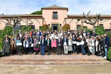 Fotografia de l'acte amb tots els participants.