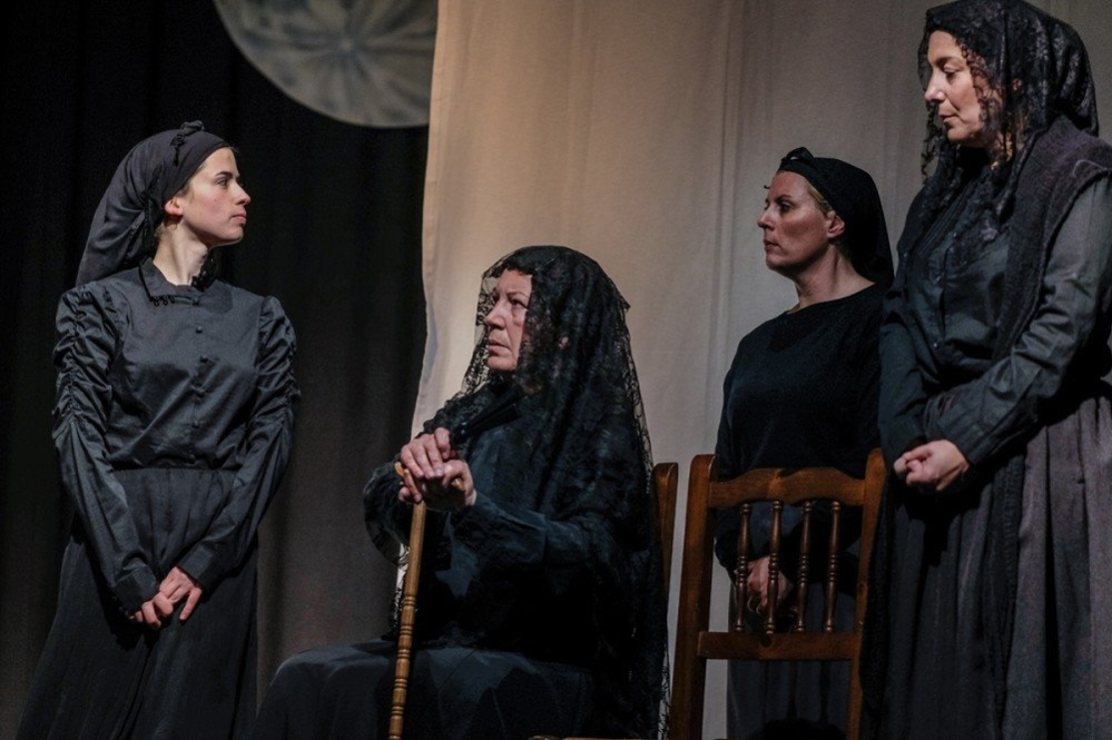 El grup de teatre Illets d'Abrera representa Federico García Lorca al Casinet