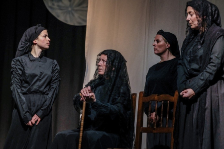 El grup de teatre Illets d'Abrera representa Federico García Lorca al Casinet