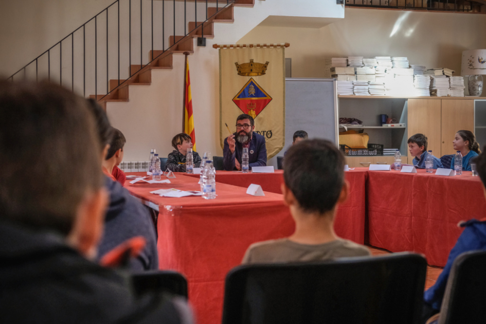 El ple, protagonitzat per l'alumnat de l'escola Mansuet