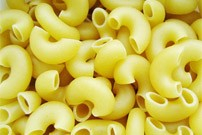 Els aliments necessaris són llet, oli, sucre, llaunes, galetes, llegums, arròs i pasta