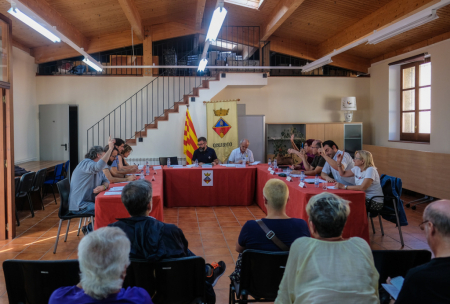 Votació en contra d'incloure en l'ordre del dia el finançament de l'Avinguda del Centenari Amadeu Vives