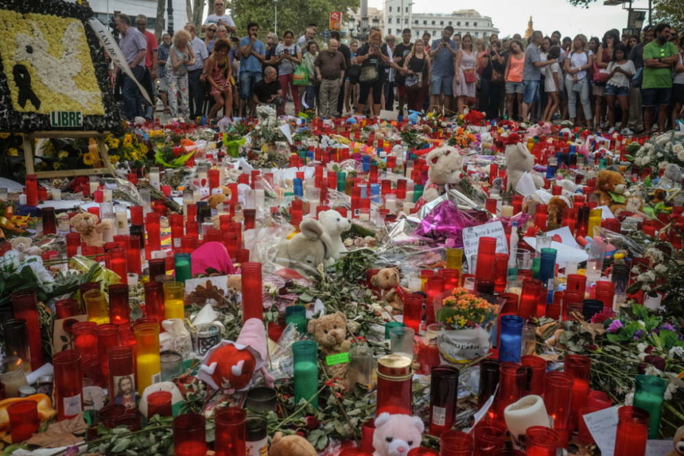 Memorial per les víctimes, a La Rambla de Barcelona, l'any passat
