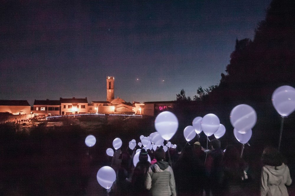 Els globus led arribant a Collbató