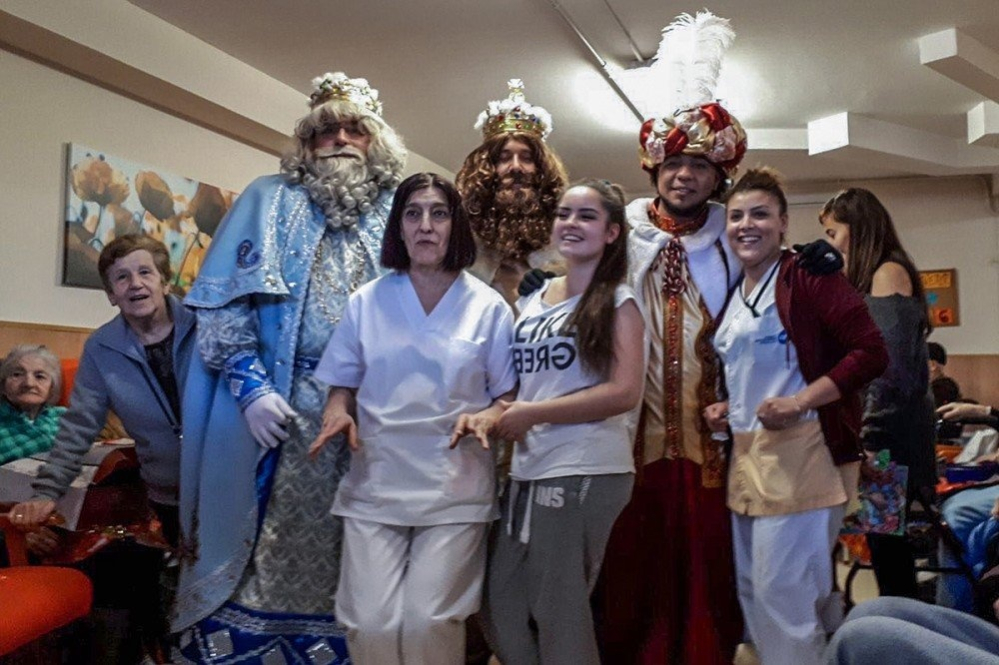 Els Reis d'Orient visiten les residències de gent gran de Collbató