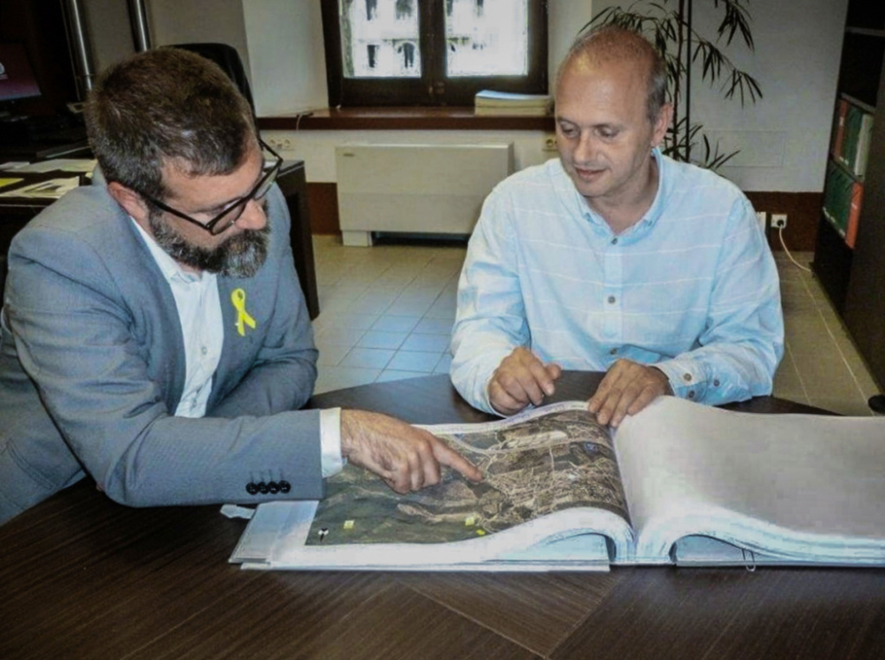 Lliurament del projecte de rotonda a la B-112. Fotografia: Diputació de Barcelona