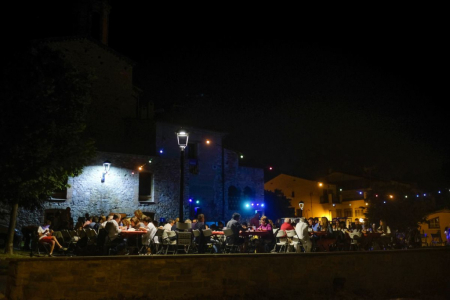 Sopar de Sant Joan, a la plaça de l'Era.