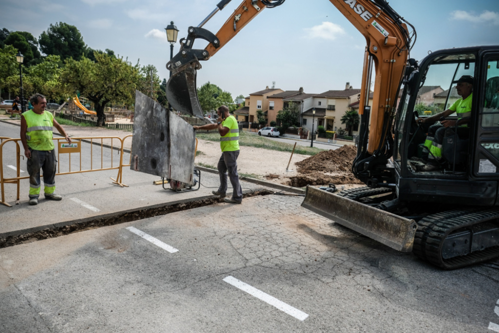 Obres de renovació de la xarxa d'aigua al carrer Vacarisses